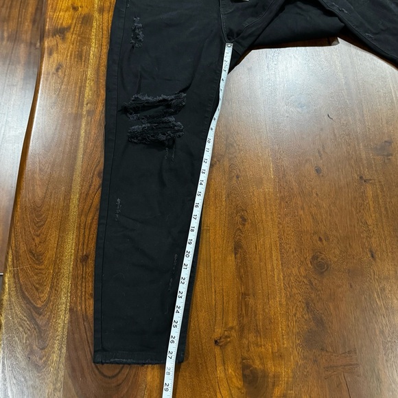 New! Judy Blue Black Distressed Boyfriend Fit Jeans Size 15/32 - Picture 8 of 8